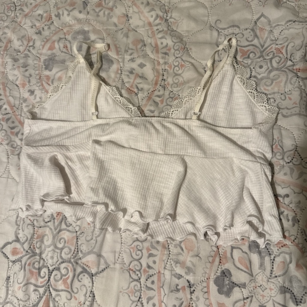 Garage White Lace Trim Crop Top